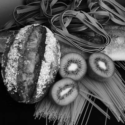pão macarrão e kiwi