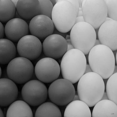 ovos brancos e vermelhos